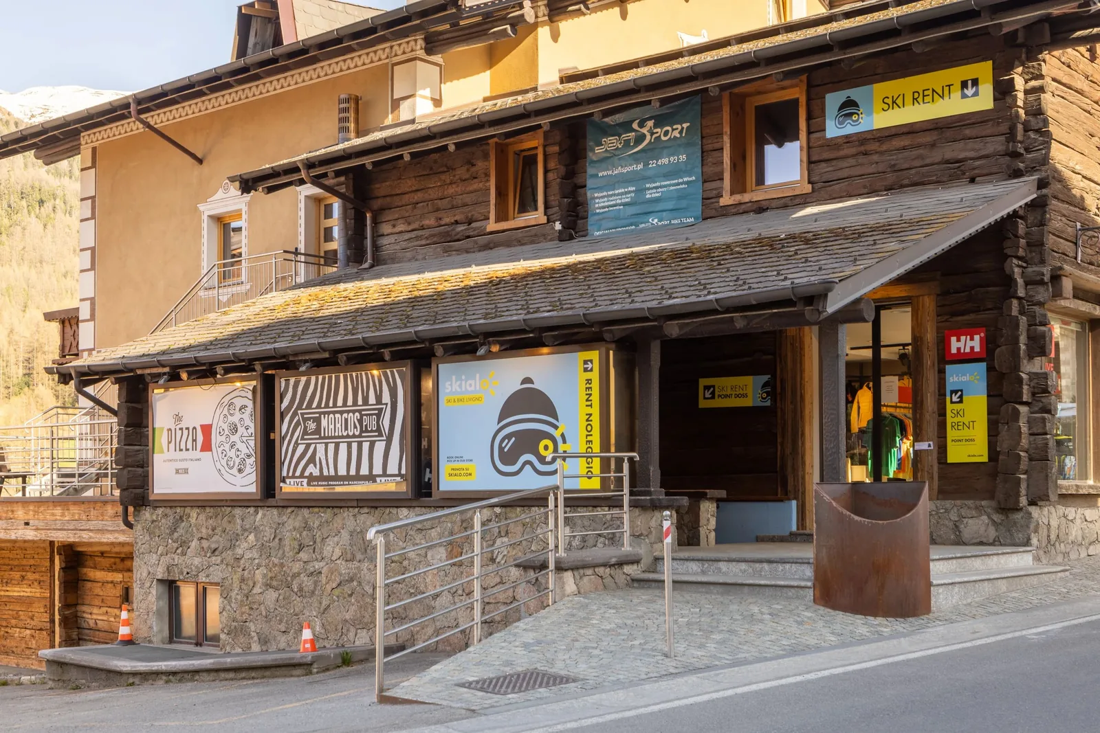 The front of the Skialo Doss shop in Livigno