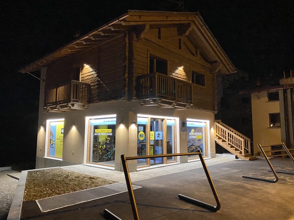 The Skialo Carosello 3000 shop in Livigno